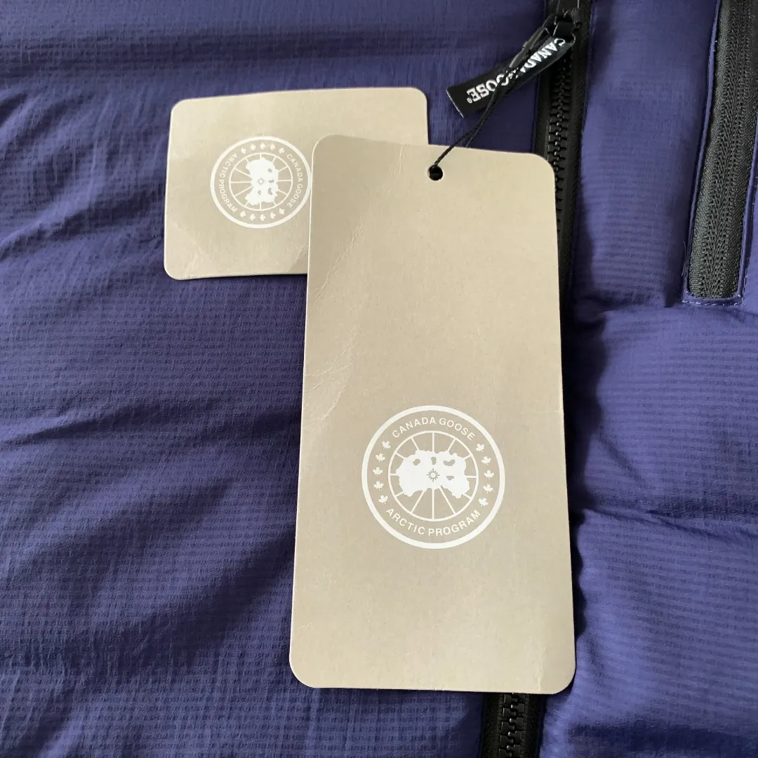 Style number: Y 171 5078M Lodge men's short hooded lightweight style Color: Dark Blue Size: S M L XL XXL